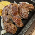 ステーキガスト - 料理写真:乱切りステーキ