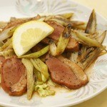 Stir-fried duck and green onion