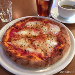 イル・ターボロ - 2015.3.16(月)12時半 ピザAランチ完璧な好みのピザ！生地の弾力とオレガノ？的な香りの油が、私の欲望全てを満たしてくれました。本当に美味しかったです！5点満点*\(^o^)/*
      