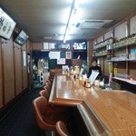 とん助 - 店内