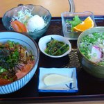 くまの里 - マグロ丼定食