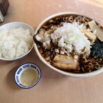 梅乃家 - ラーメン、ヤクミ、ライス、にんにく