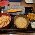 炭火焼干物定食しんぱち食堂 - 料理写真: