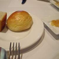 ローザロッチェITALiAN 心斎橋 - 焼きたてのパンと蜂蜜ブロック