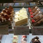 パティスリー アプラノス - ケース