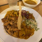KING LION スリランカレストラン＆バー - 料理写真:スリランカカレープレート　シングル(チキン)、レギュラー
