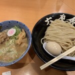 六厘舎 東京駅東京ラーメンストリート
