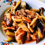 ドライブイン笠松 - 豚肉とナスとキノコ炒め(味噌味)