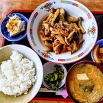 ドライブイン笠松 - 豚肉とナスとキノコ炒め(味噌味) 定食