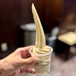 白一   - 牛乳フロート　カップ(900円)