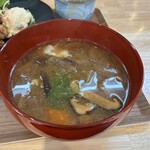ご飯とお酒 かつお - 大きな豚汁