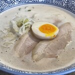 かしや - 2026.05.12 (火)    かしやとんこつ　930円（税込）　麺は少なめ。