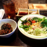 鉄板焼ステーキ 一ッ葉ミヤチク - H27.3  サラダバーから取って来ました。