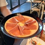 CRAFT KITCHEN Mid.Ru - 香り立ち込める生ハムの瞬間燻製