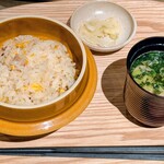 UMIKAZE KITCHEN - コンソメ仕立ての岐阜名物合体釜飯