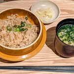 UMIKAZE KITCHEN - 鶏白湯仕立ての勝浦タンタンメン風釜飯