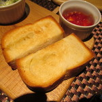 甚九郎 - 自家製パン・オリーブ油