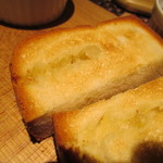 甚九郎 - 自家製パン・オリーブ油