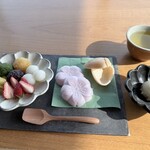 THE TEA LOUNGE - 