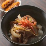 Cafe MUSE Bar - 日替わりランチ
三元豚の豚丼
＋揚げ物一品