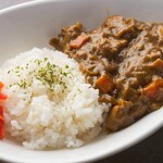 Cafe MUSE Bar - 無水鍋で作った自慢のチキンカレー
スープ付　※おかわりOK  大盛り＋¥100
