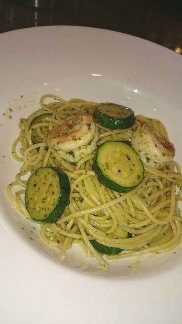 Foods and shotbar Hide-out