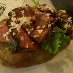 Ｗ２７ - 石の7皿目　ハラミ肉山わさび添え