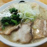 伊藤商店 - 白のえびわんたんそば。