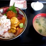 びっくり海鮮丼！