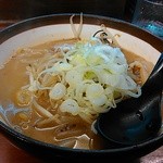 真武咲弥 - 昔ながらの札幌味噌ラーメンを彷彿するスタイル
            濃いめの味噌ラーメンです。まろやかなスープは私好み