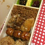 鶏むら - お昼に買ったいろどり弁当は鶏むらさんの美味しいものが全部食べれてお得でした。