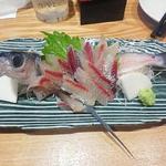 魚菜屋 - 夏場は、新鮮なとび魚の活き造りが抜群