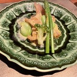 Kochi Izariya - キスの南蛮漬けアスパラとそら豆添え。この器好き。