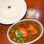 DEVIL CURRY - 料理写真:ベジタリアンカレー辛口/1,518
パクチー抜き注文だけどパクチー？違う葉っぱ？味はパクチーと思った
