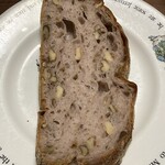 ブランジェ浅野屋 - 料理写真:信州産小麦のパン・ロデヴ(くるみ)@264円＋税