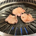 神戸牛焼肉 にくなべ屋 神戸びいどろ - 
