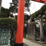 中畑商店 - 松尾稲荷神社そば