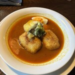 こうひいはうす - ニセコ産じゃがいもコロッケカレー950円