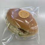 パンと菓子 ロバのみみ - 料理写真:カレーコロッケパン230円