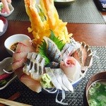 小安丸 - メガ盛り海鮮丼