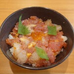 無添くら寿司 - 料理写真:旬の海鮮丼660円