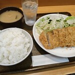 定食屋　イワイ - 料理写真:日替わりのロースカツ。カツカレーも人気だよ