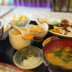 みえの丼はん - 料理写真: