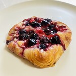 カンテ・グランデ ベーカリー - ミックスベリーデニッシュ