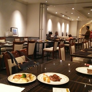 ダイニング ローズガーデン_2