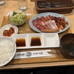 炭火焼肉 萬まる - まんぷくCEOセット、真面目に満腹でしたYO〜(°▽°)