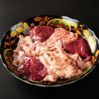 猶豫不決時的最佳選擇。燒肉うしじま引以為傲的「松坂豬內臟」