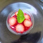 フフラ - いちごレアチーズケーキ