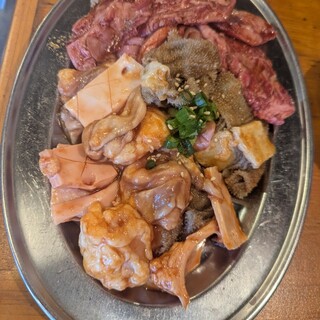 炭火焼肉 ホルモン ごん - 料理写真: