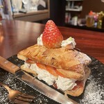 純喫茶 キラーズ - ◆苺のナポレオンパイ セット（2,200円）